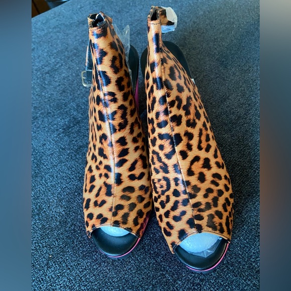 Jolimall Cheetah Platform Shoes - Picture 2 of 5